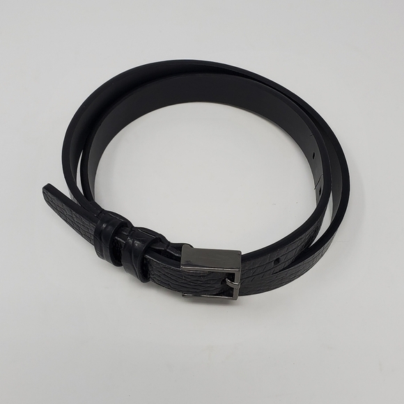 NINE WEST EMBOSSED LEATHER BELT SILVER TONE BUCKLE WOMEN SIZE MEDIUM ITALIAN - Picture 16 of 16